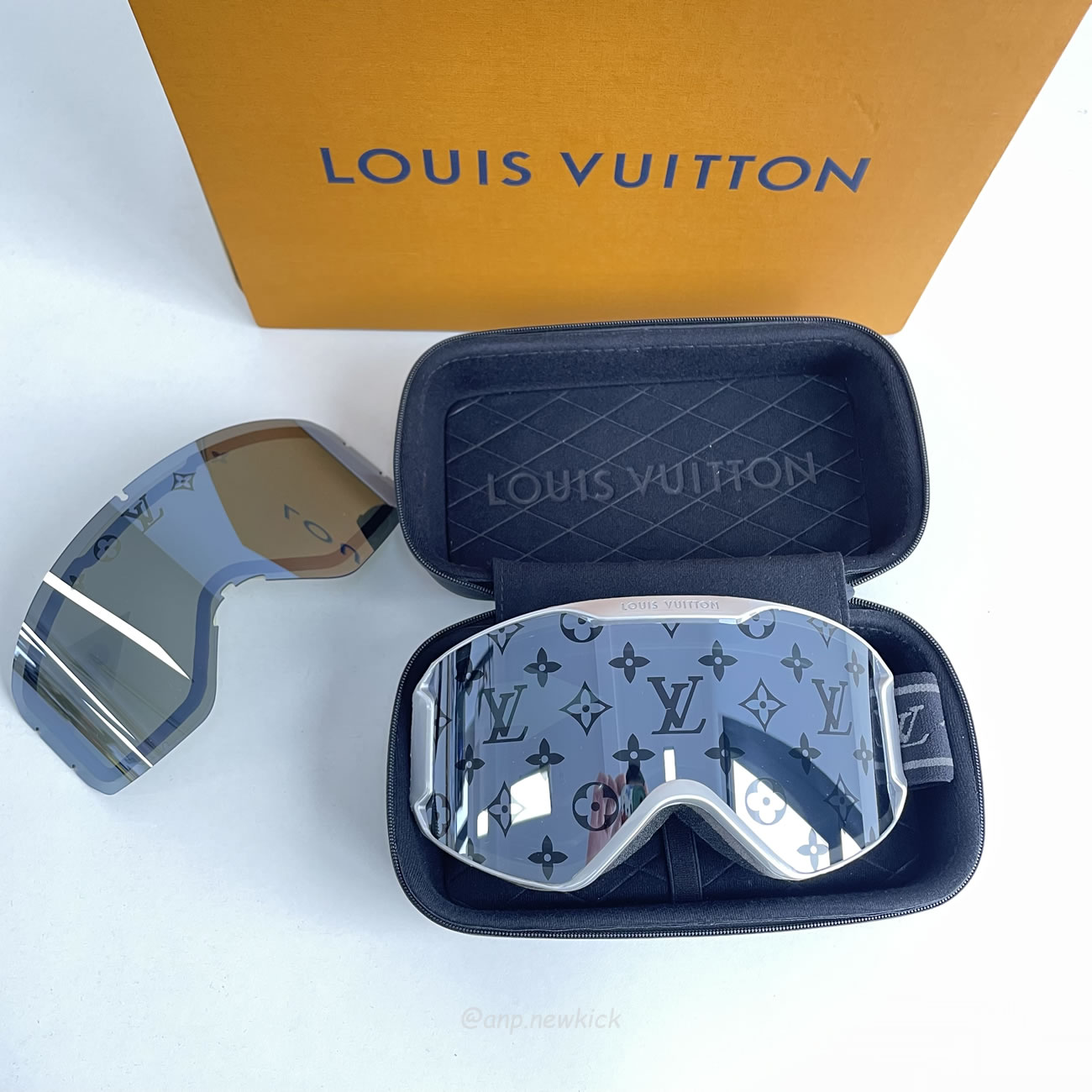 Louis Vuitton Lv Ski Mask Yellow Blue Black Pink Silvery White (16) - www.newkick.vip